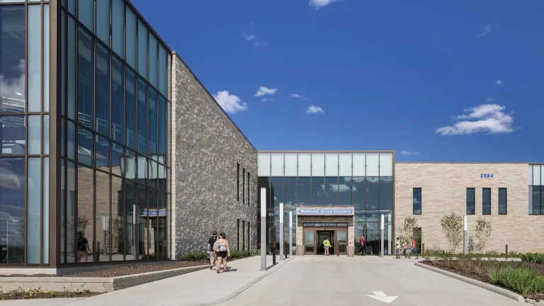 Exterior view of the entrance to the Fairfield Medical Center.