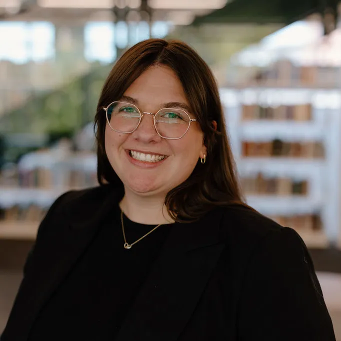 Picture of woman with brown hair smiling
