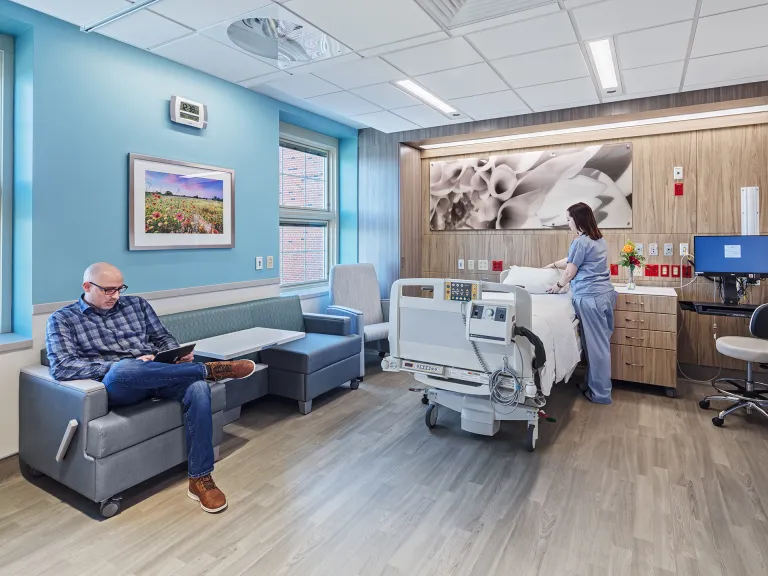 labor and delivery patient room